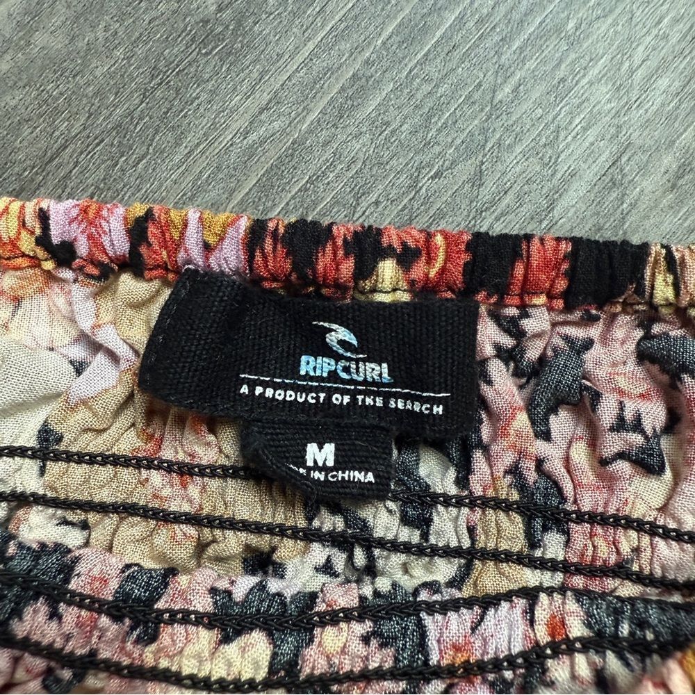 Rip Curl Off Shoulder Crop Top Smocked Black Floral Medium - Picture 4 of 8